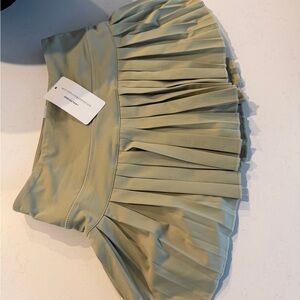 Gold Hinge Pleated Active Skirt in Sage Green
